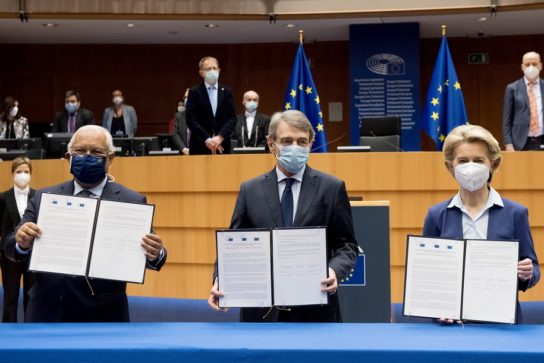 partecipazione-di-ursula-von-der-leyen-presidente-della-commissione-europea-alla-firma-della-dichiarazione-congiunta-sulla-conferenza-sul-futuro-del- Europa